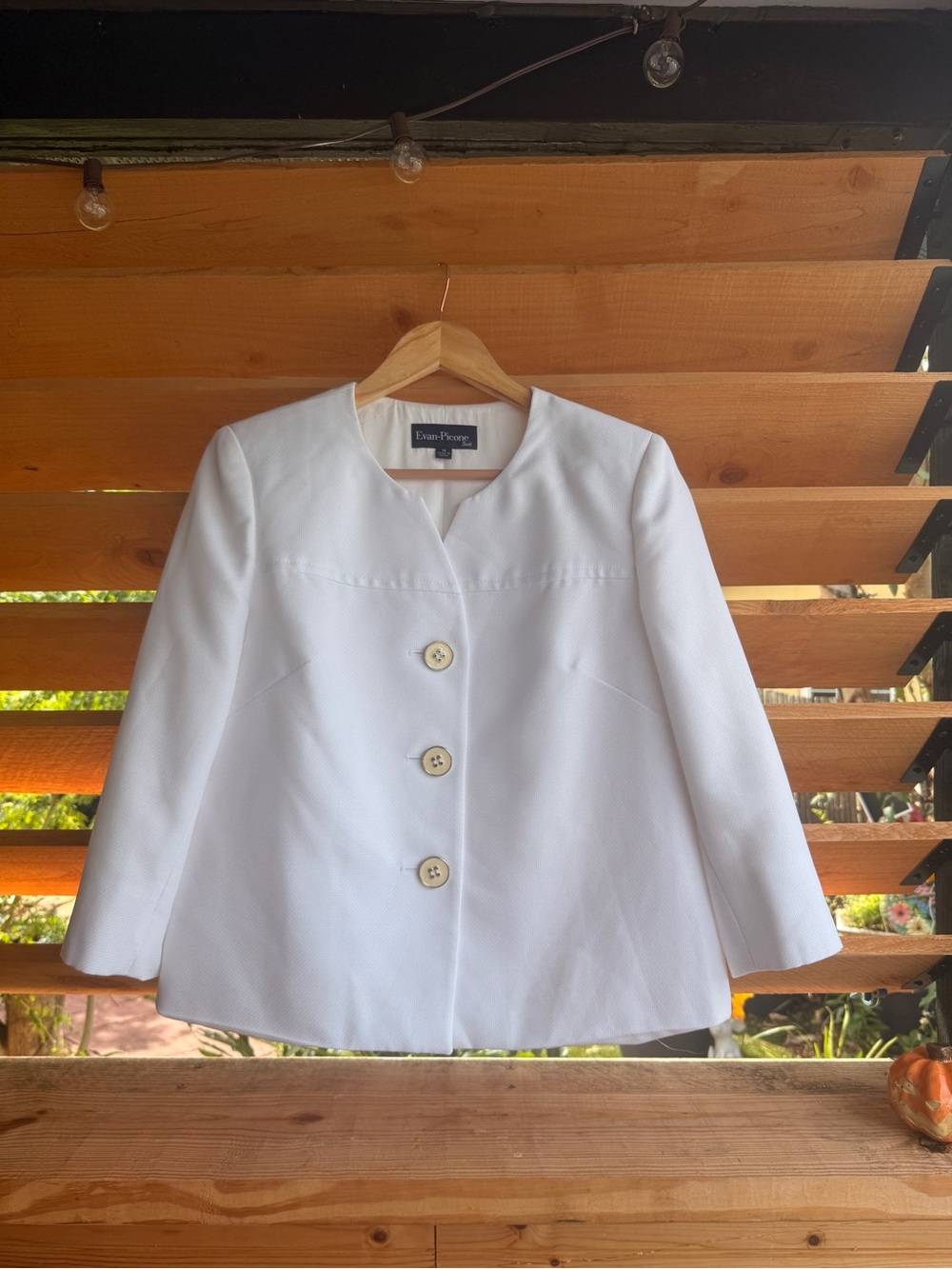Evan Picone Women's white classic Business casual Notch-Neck Button Jacket 10